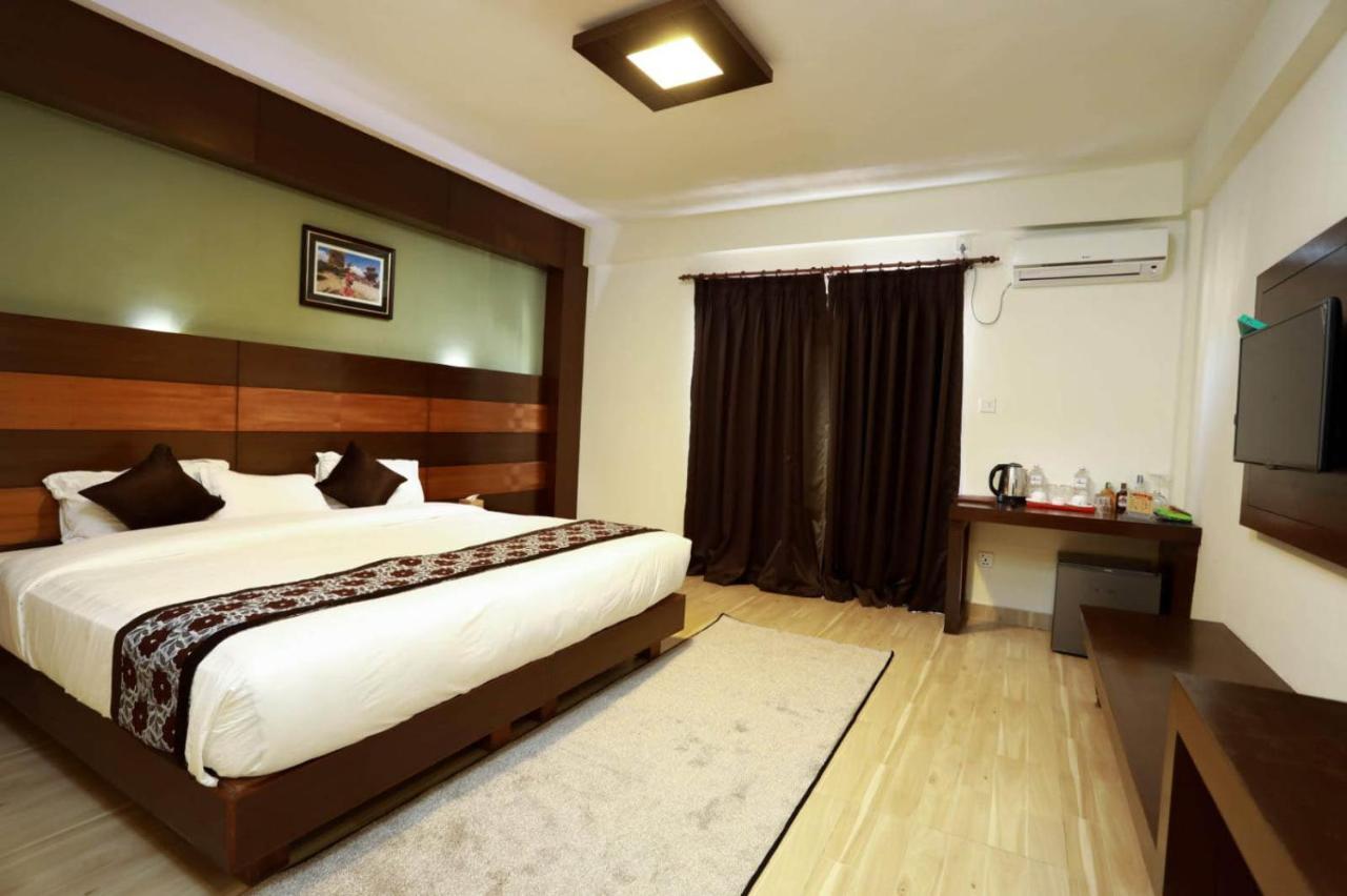 Kumari Star Inn Pokhara Kültér fotó